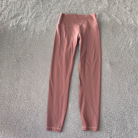 Lululemon Align Pant 28"
Figue size 4 - Picture 1 of 6